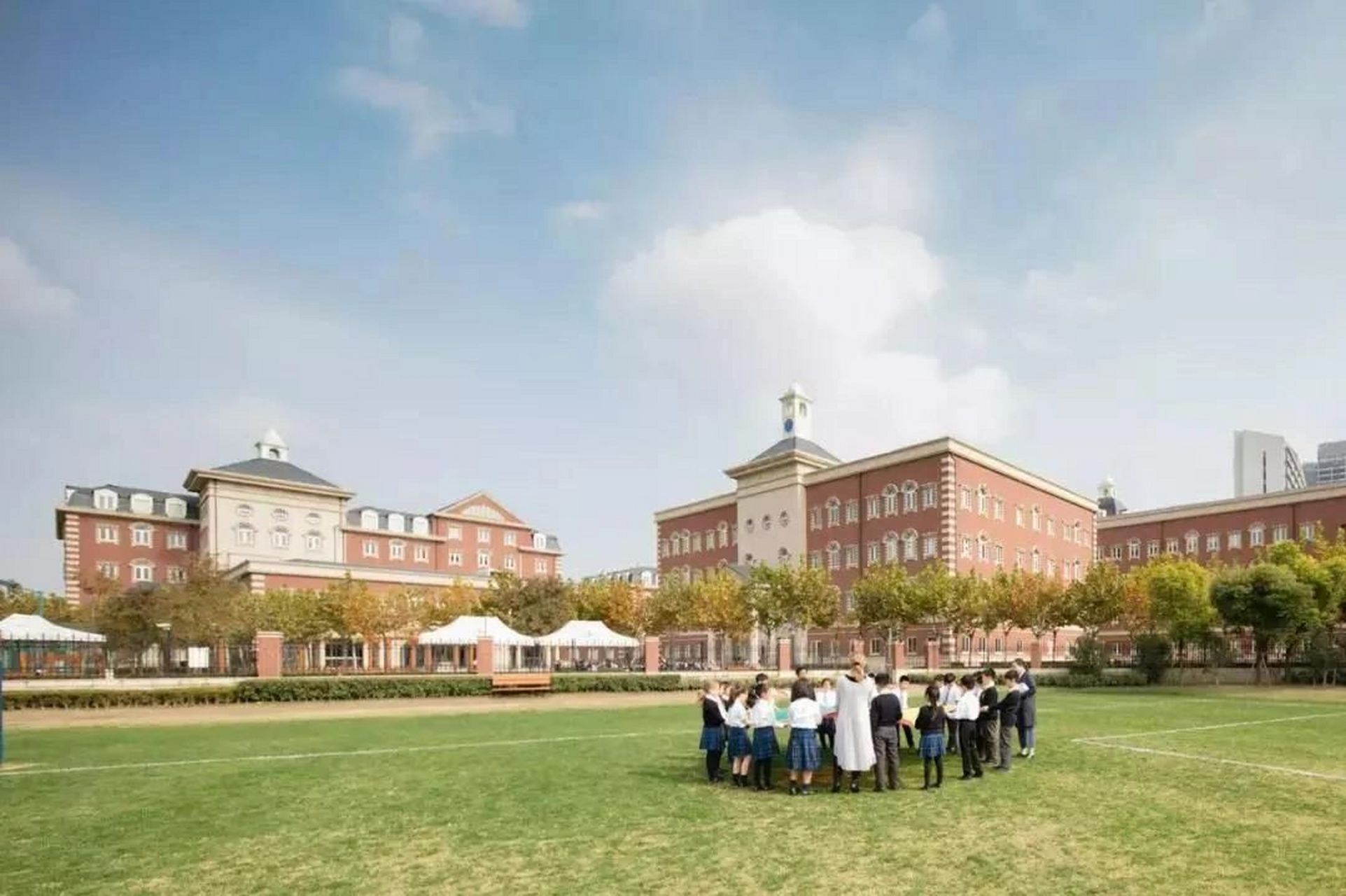 93第1名02上海哈罗国际学校 上海哈罗国际学校非常新,于2016年才