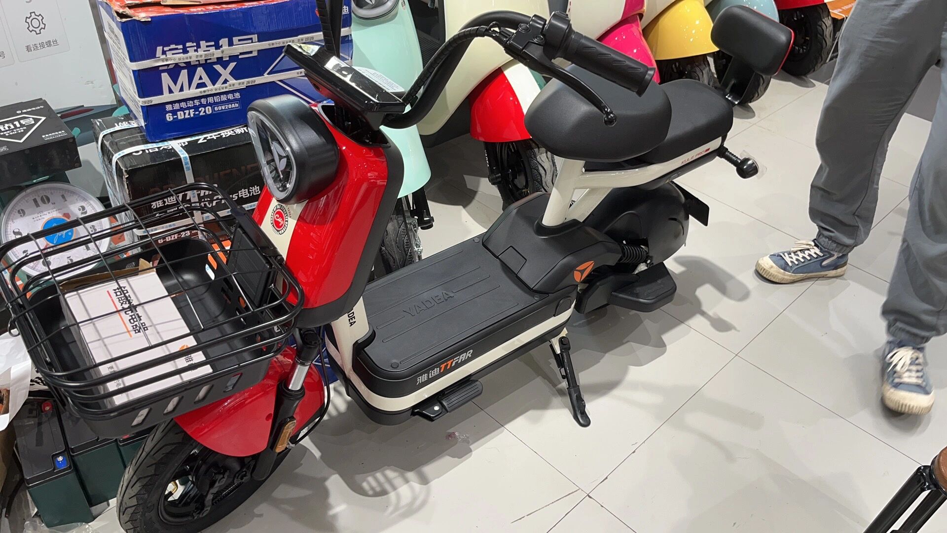 0 终于把心心念念的电动车买回来了,2700带上牌带保险.