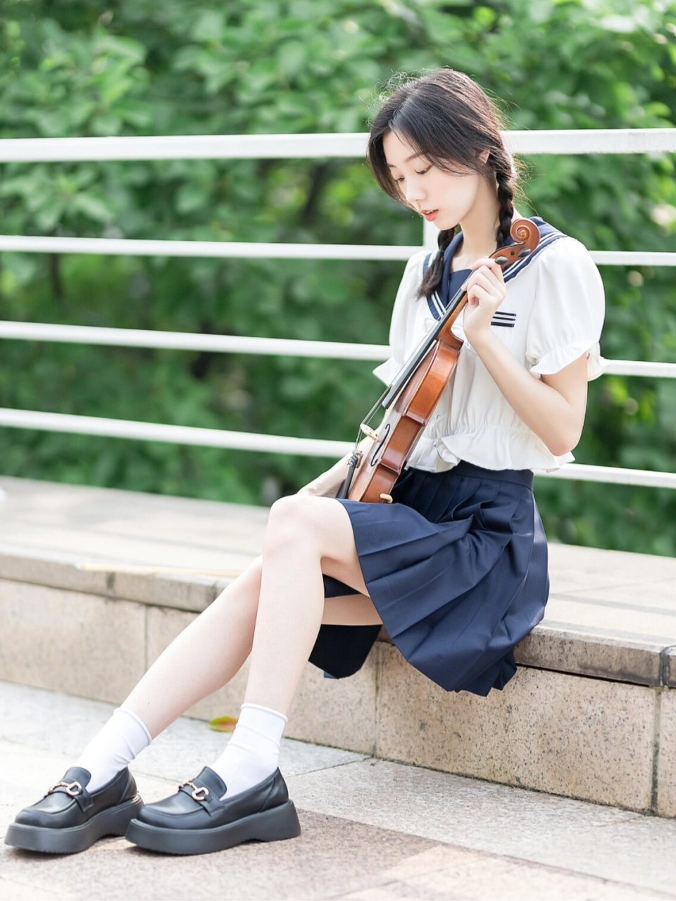 艺术系学姐|会拉小提琴的女生很加分95 跟我大哥五月份拍的 学拿琴