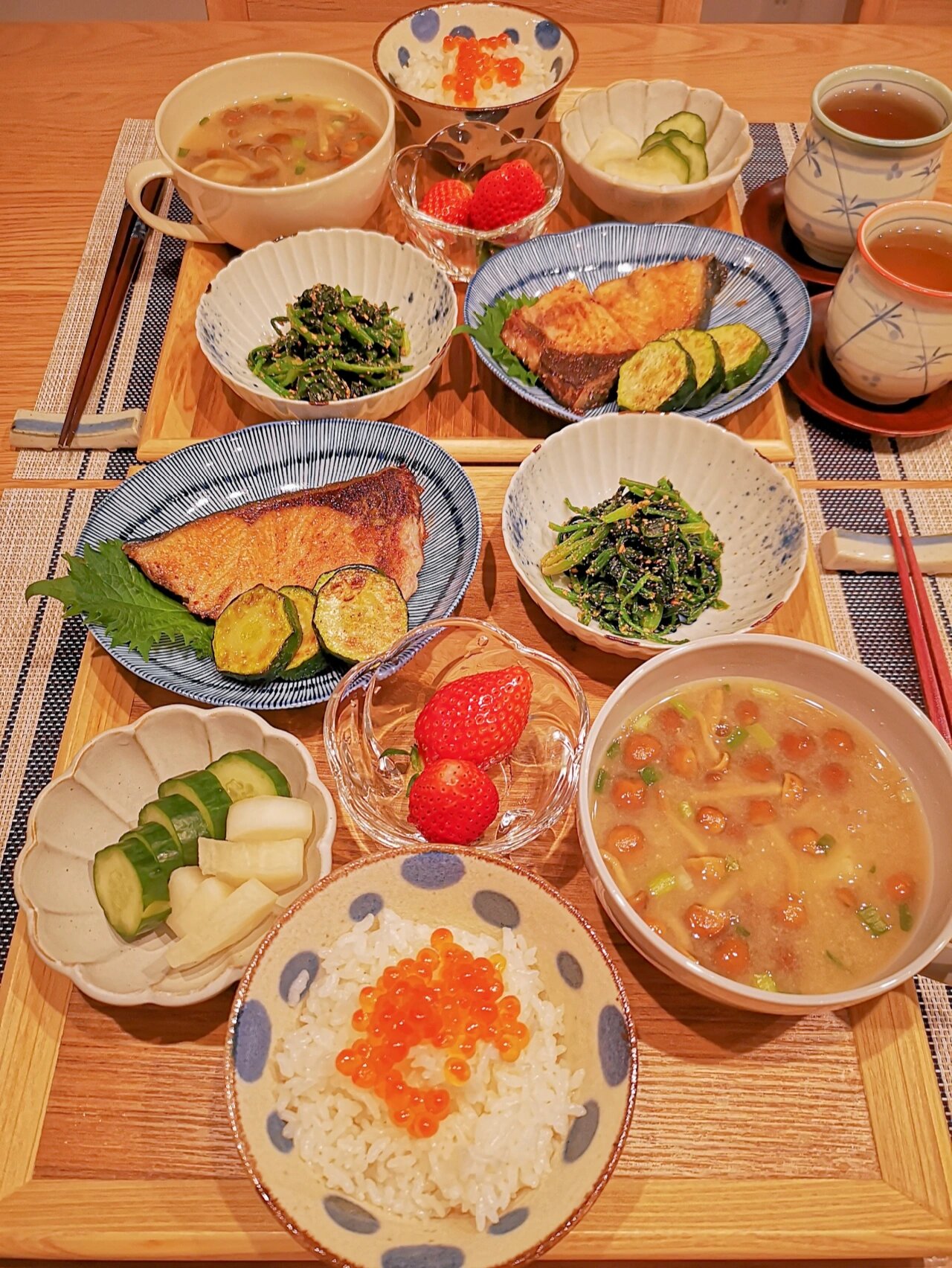 食用少女料理图片