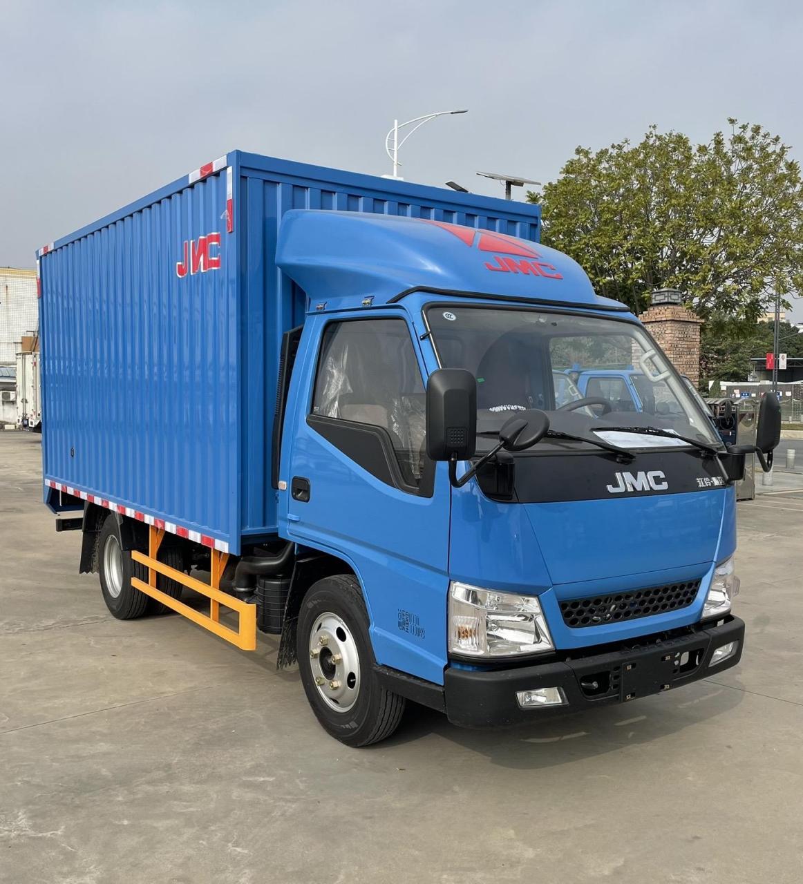 国六江铃蓝牌轻卡货车.江铃蓝牌全系货车,有3.3米双排厢车,高栏,平板!