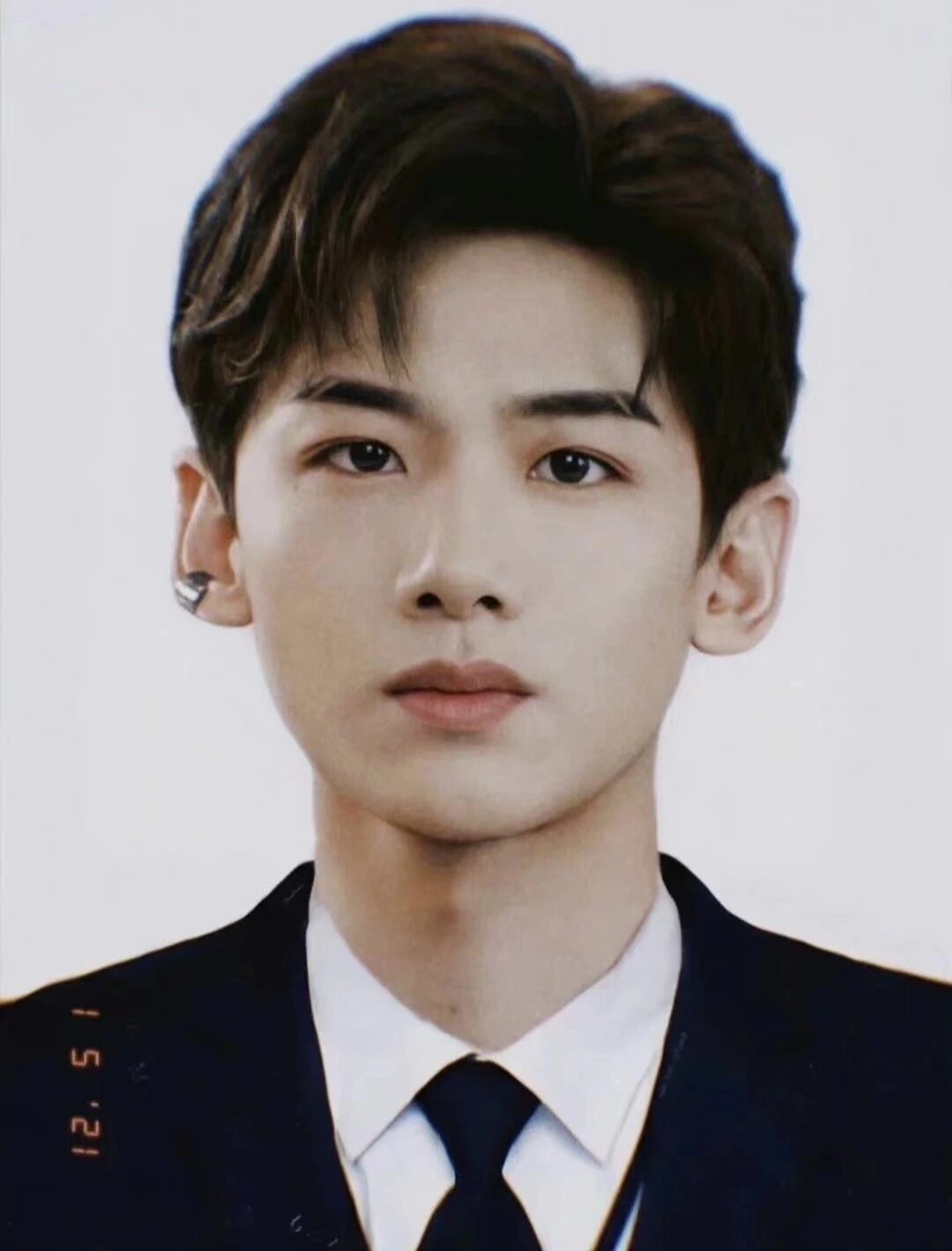 白敬亭|证件照 太邢了!