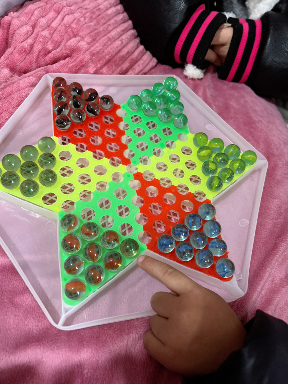 跳棋怎么玩,搜了出来两个教程看不懂 跳棋怎么玩,搜了出来两个教程看