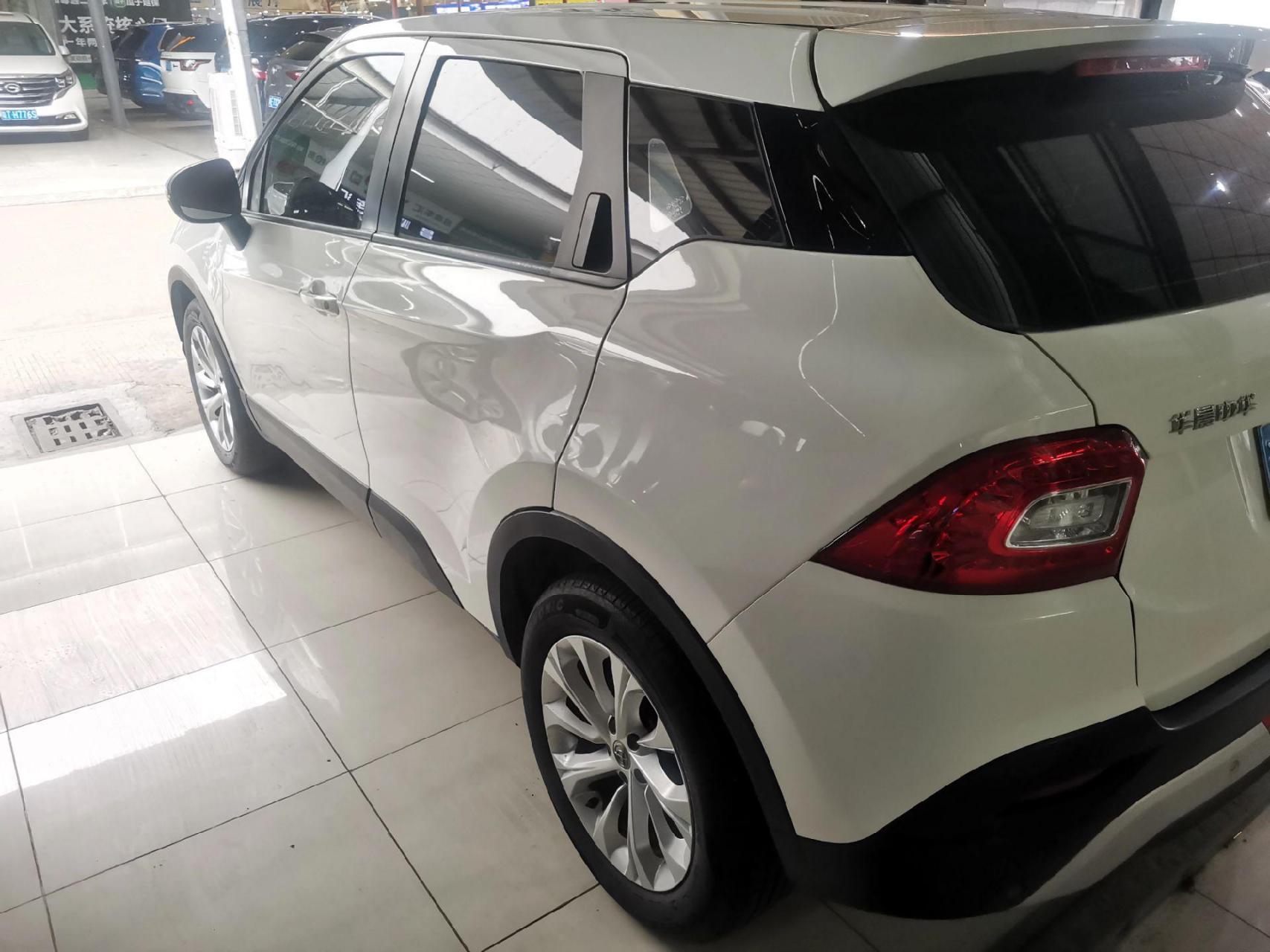 华晨中华v3,2015年,1.5t涡轮增压,自动挡,2.38米.