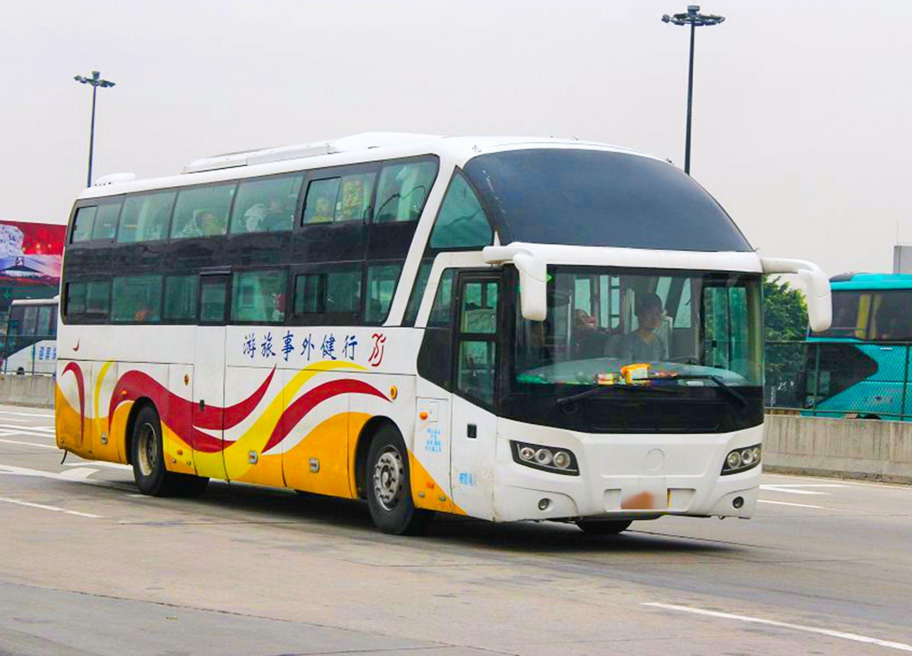 市场  留下的只有回忆   不知道到了2023年还有多少卧铺车能保存下来