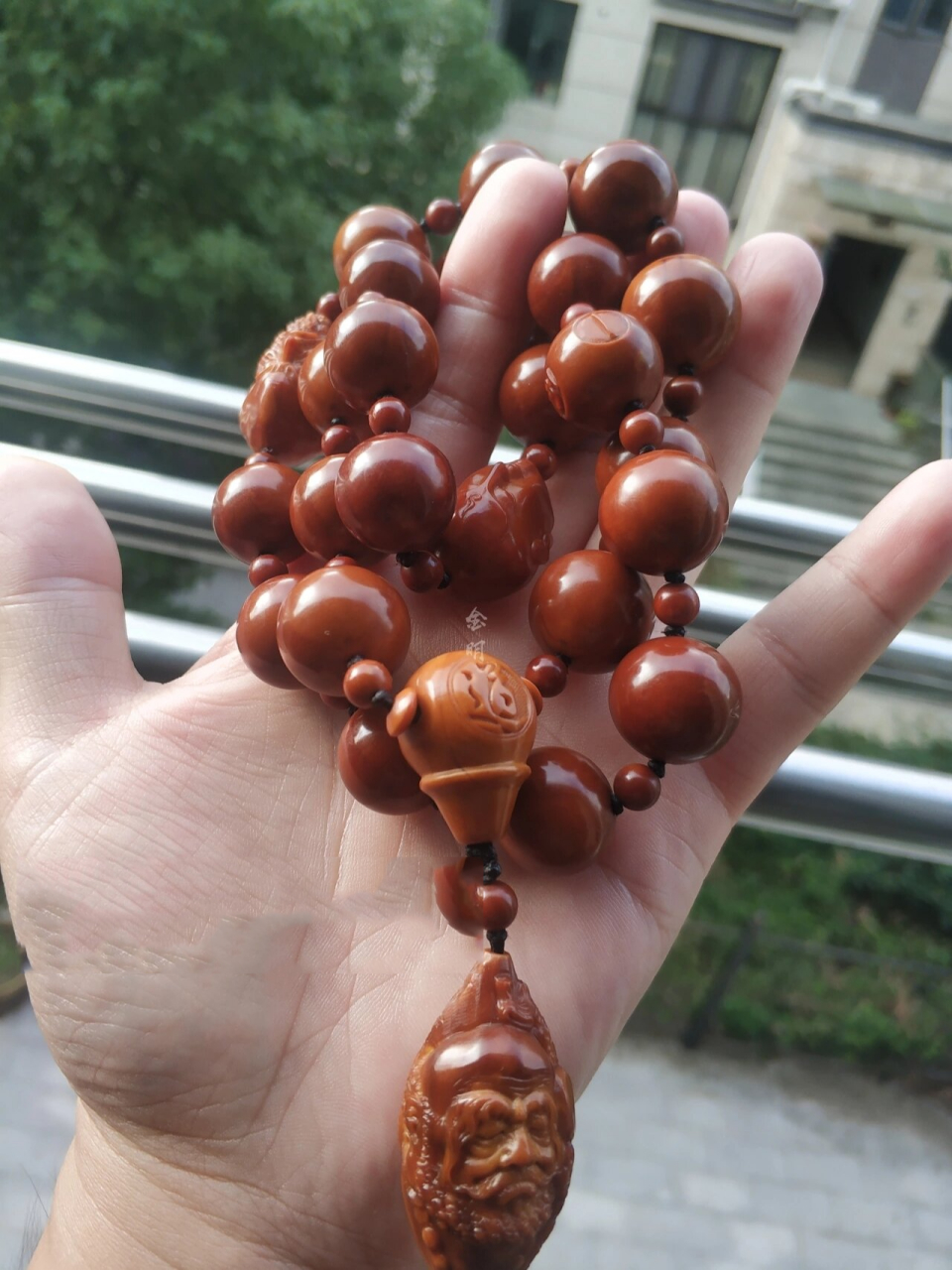 橄榄核雕包浆玉化作品欣赏 非物质文化遗产核雕