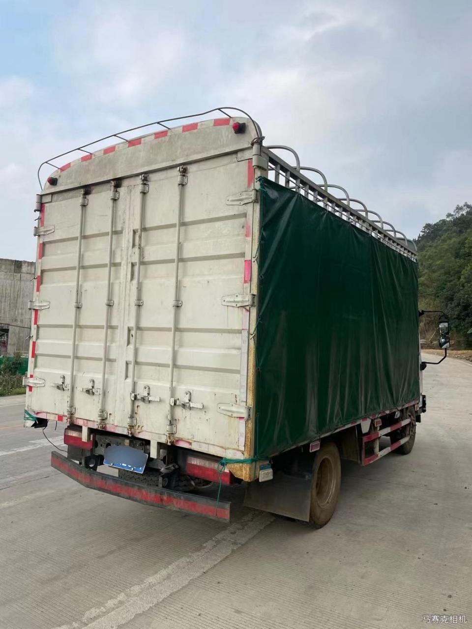 20年现代泓图4米2  宽2.4 高栏货车 6档 145马力