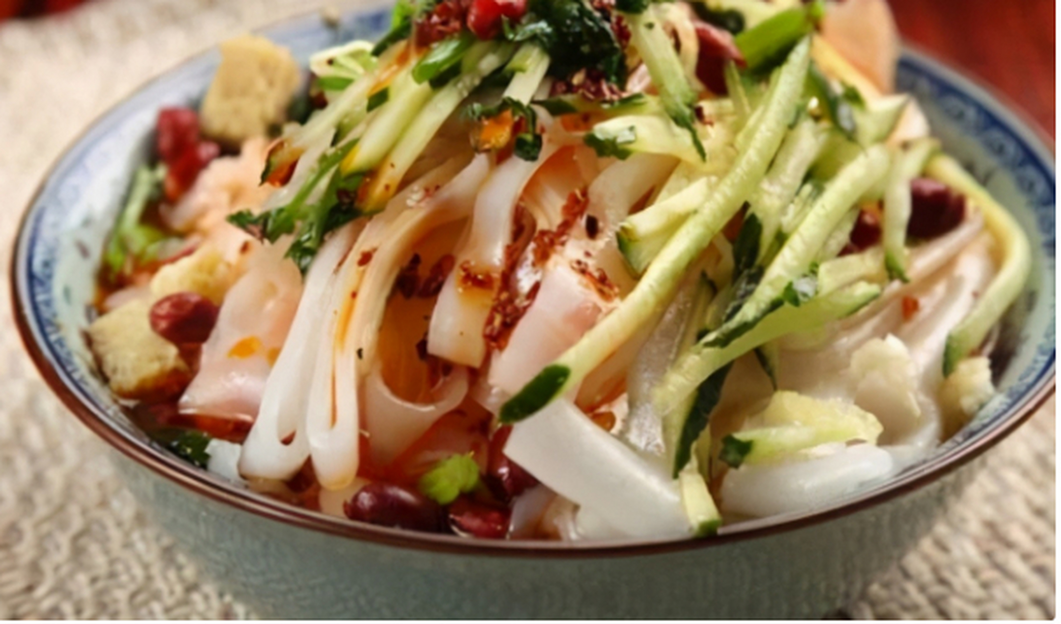 安岳米卷#美食##美食分享##资阳美食# 安岳米卷历史悠久,制作工艺精细