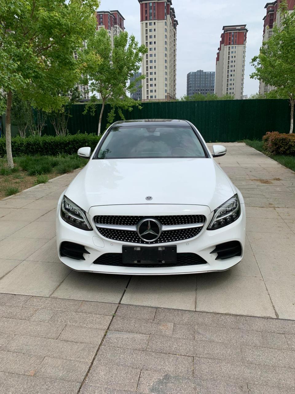 刚刚到店20年梅赛德斯奔驰c200精品小车,安全行驶6万多公里,新车指导