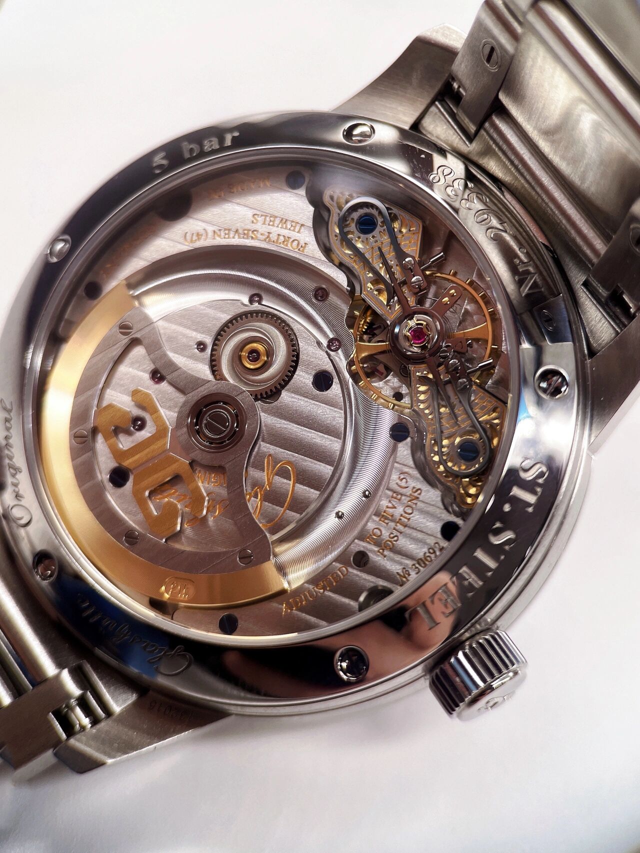 你了解蓝宝石玻璃表镜吗?