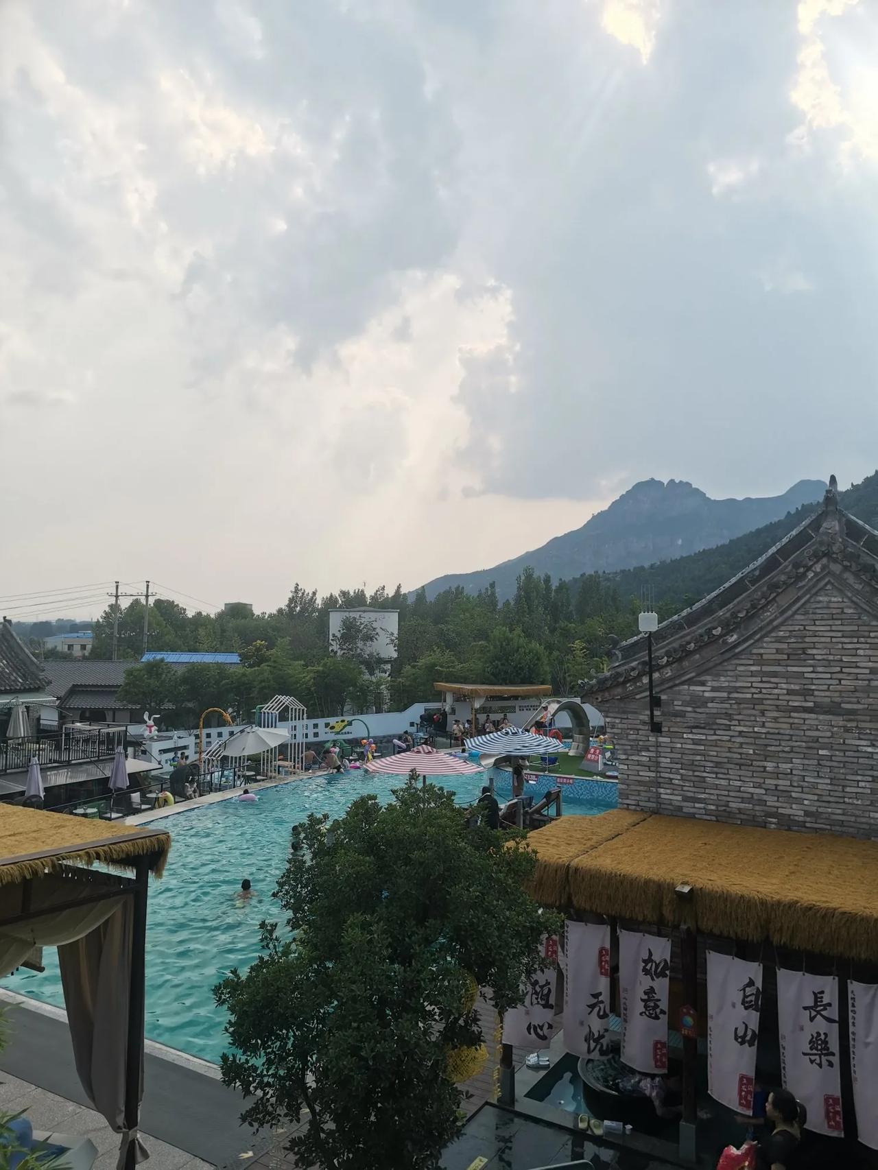 这温泉,咋样啊