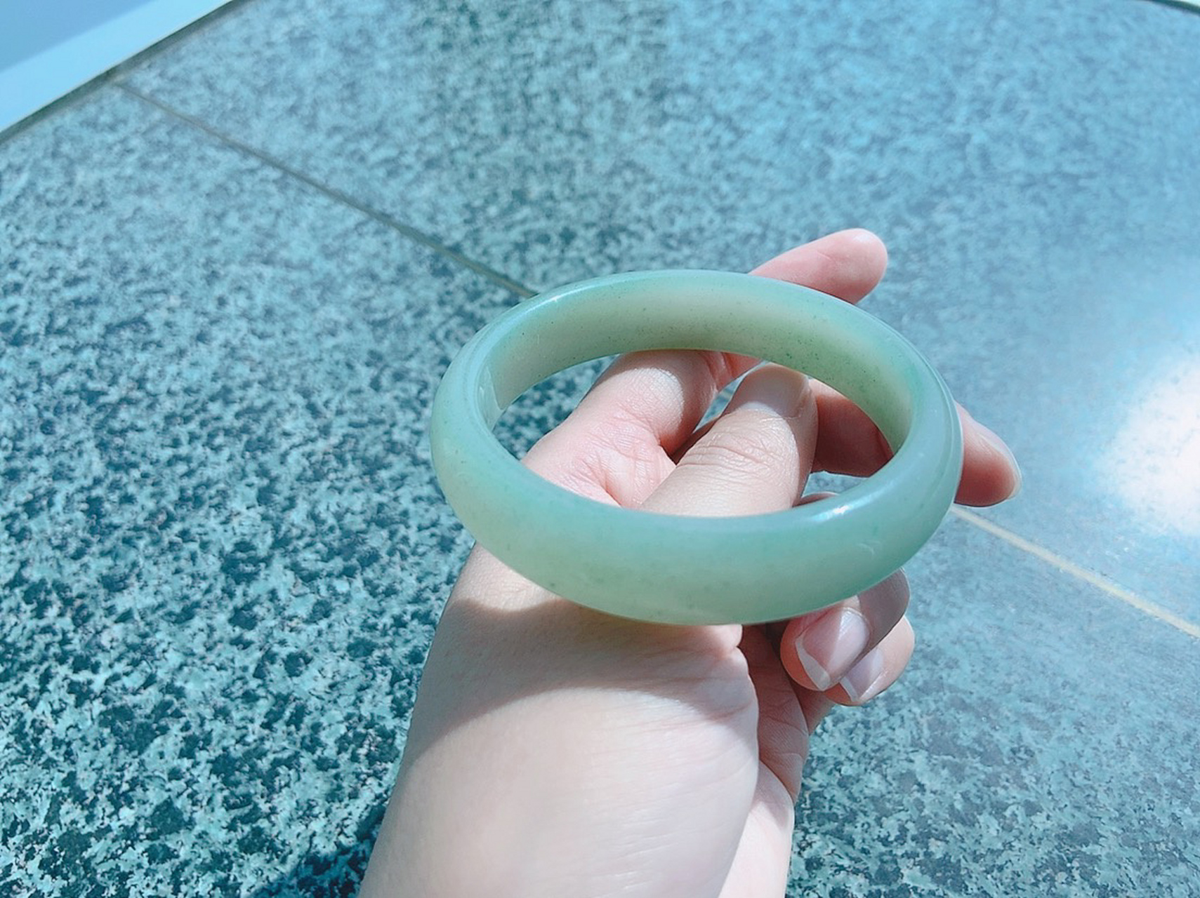 佘太翠冰润油绿手镯,老坑料手镯,老坑料才有这么冰润油绿的,非常难得!