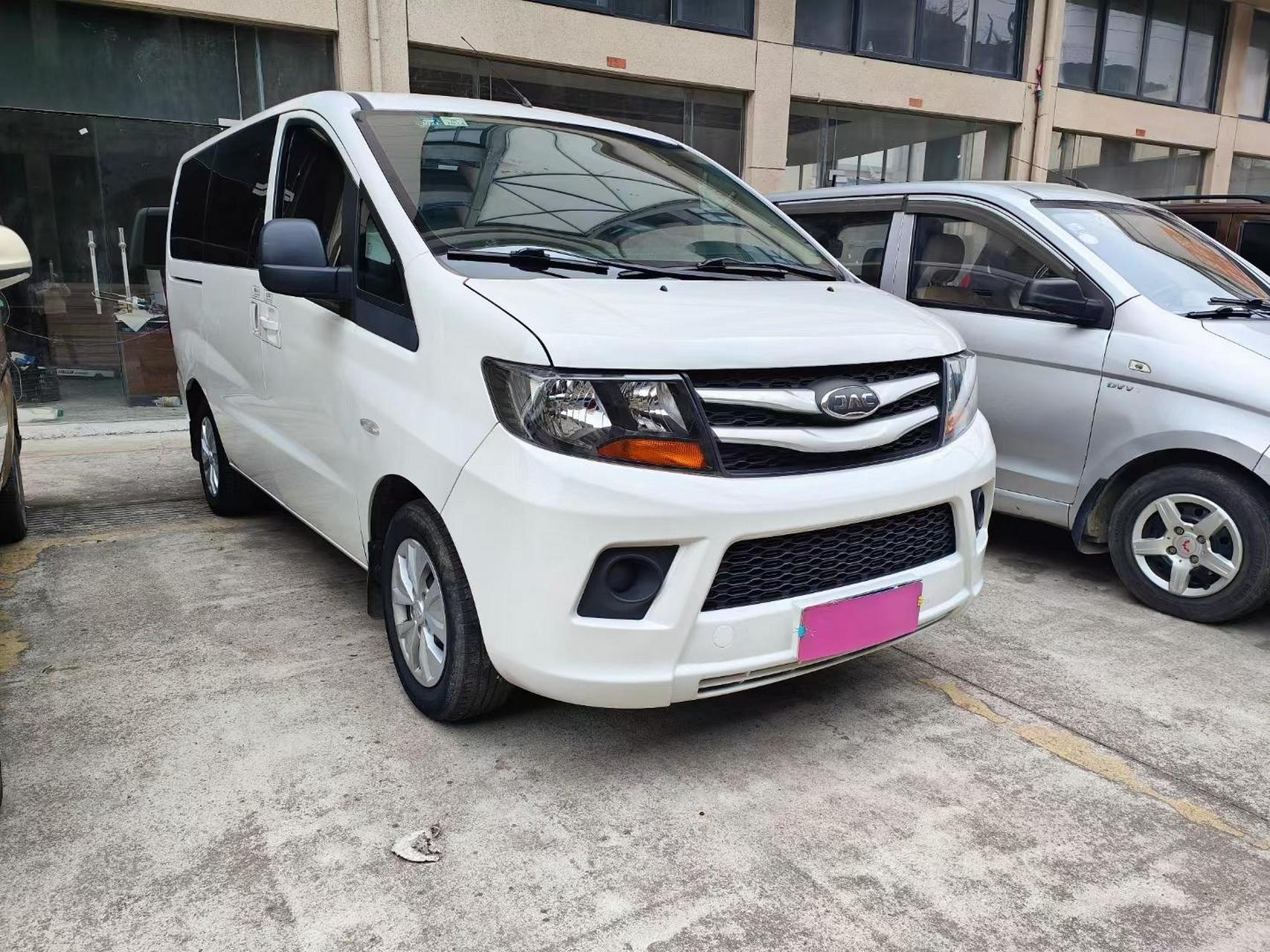 最新到店七座mpv,江淮瑞风m3,1.6手动档带大屏导航中央空调.