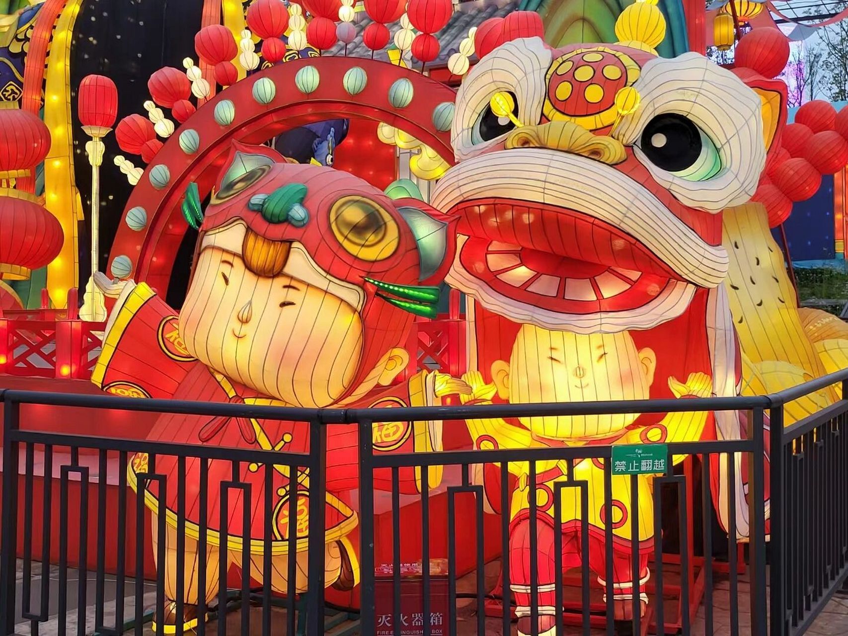 花灯制作厂家,彩灯制作厂家 #上热门# 15年的彩灯制作经验,专业的设计