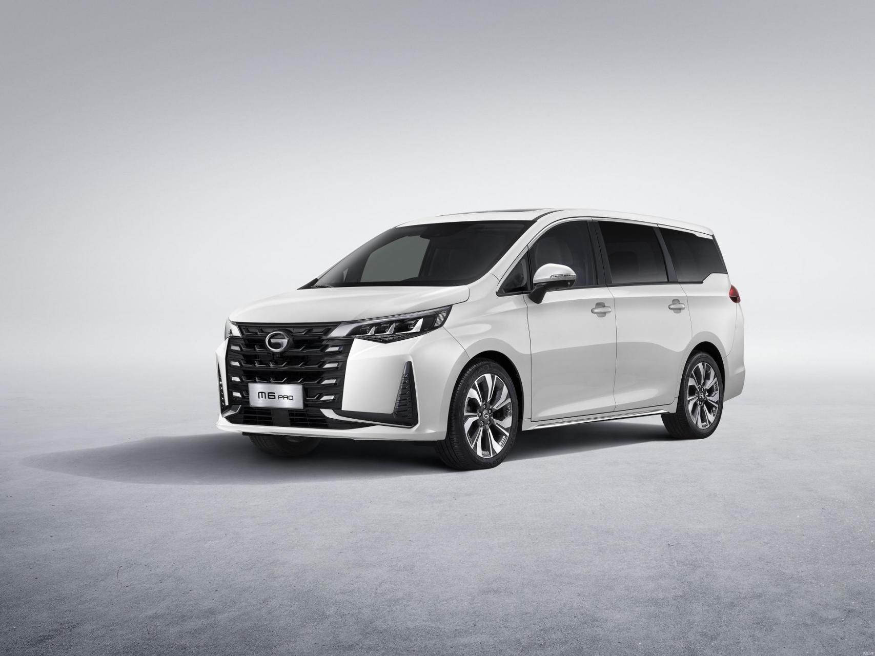 恭喜大姐喜提爱车 广汽传祺m6 七座商务车 性价比高 家庭家用出行旅游