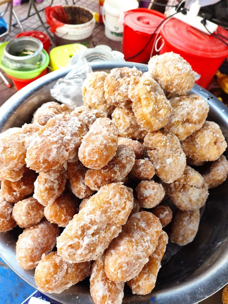 在海南,有个叫乐东黄流的地方,那里的小吃,别说本地人喜欢吃了,外地人