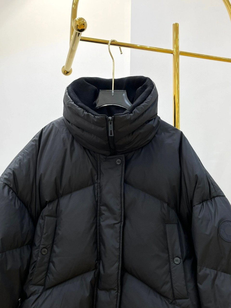 hermes爱马仕 23款面包短款羽绒服 冬天穿出去真的是yyds!