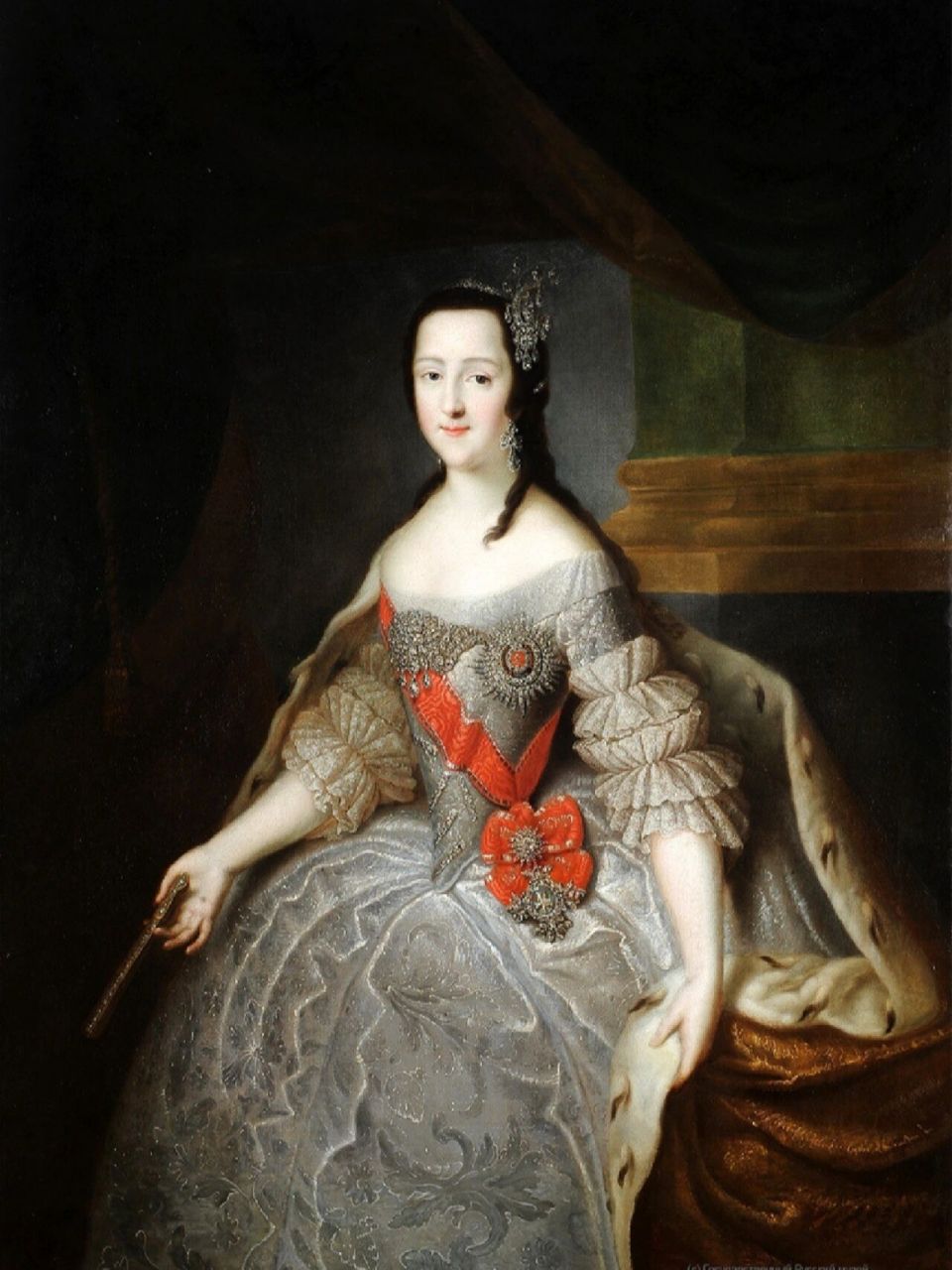 叶卡捷琳娜二世大帝在1745年的结婚礼服 满脑子里都是!好细的腰! 	 当