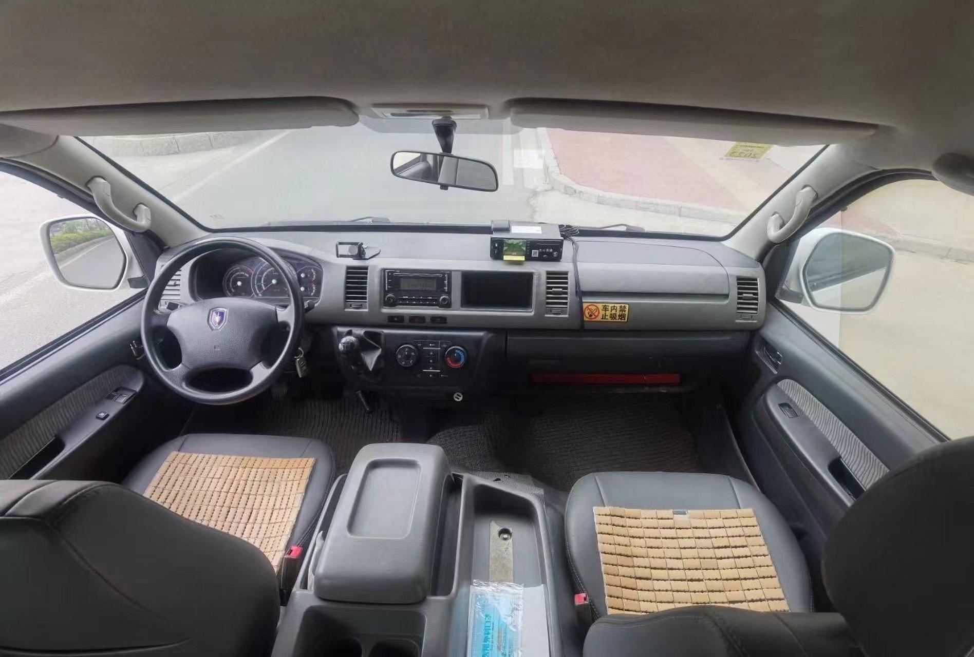 12年金杯大海狮2.4汽油版,14座创业好帮手,全款一万多块钱,有喜欢的来