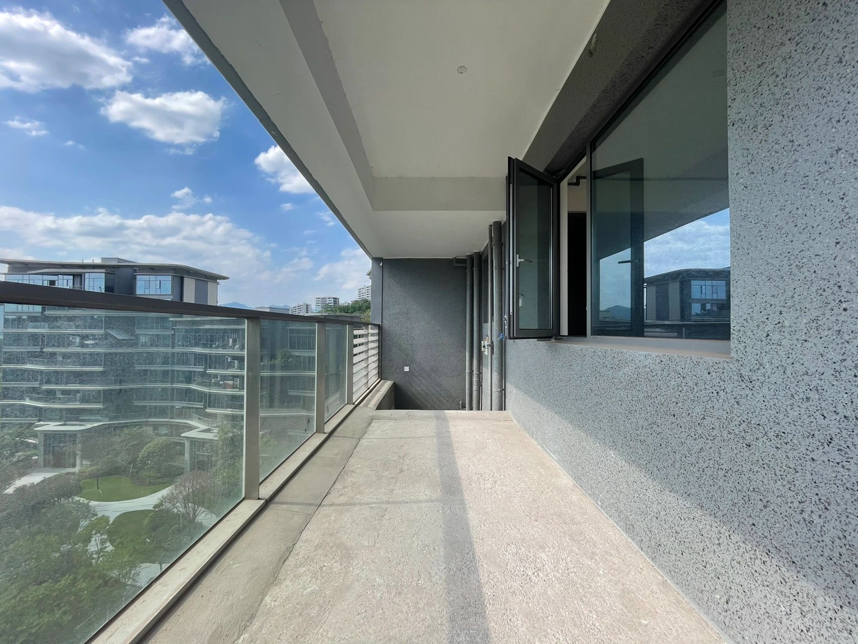 龙湖揽境:楼王大露台 193平 398万97 九曲河 龙湖揽镜 院子风格大平