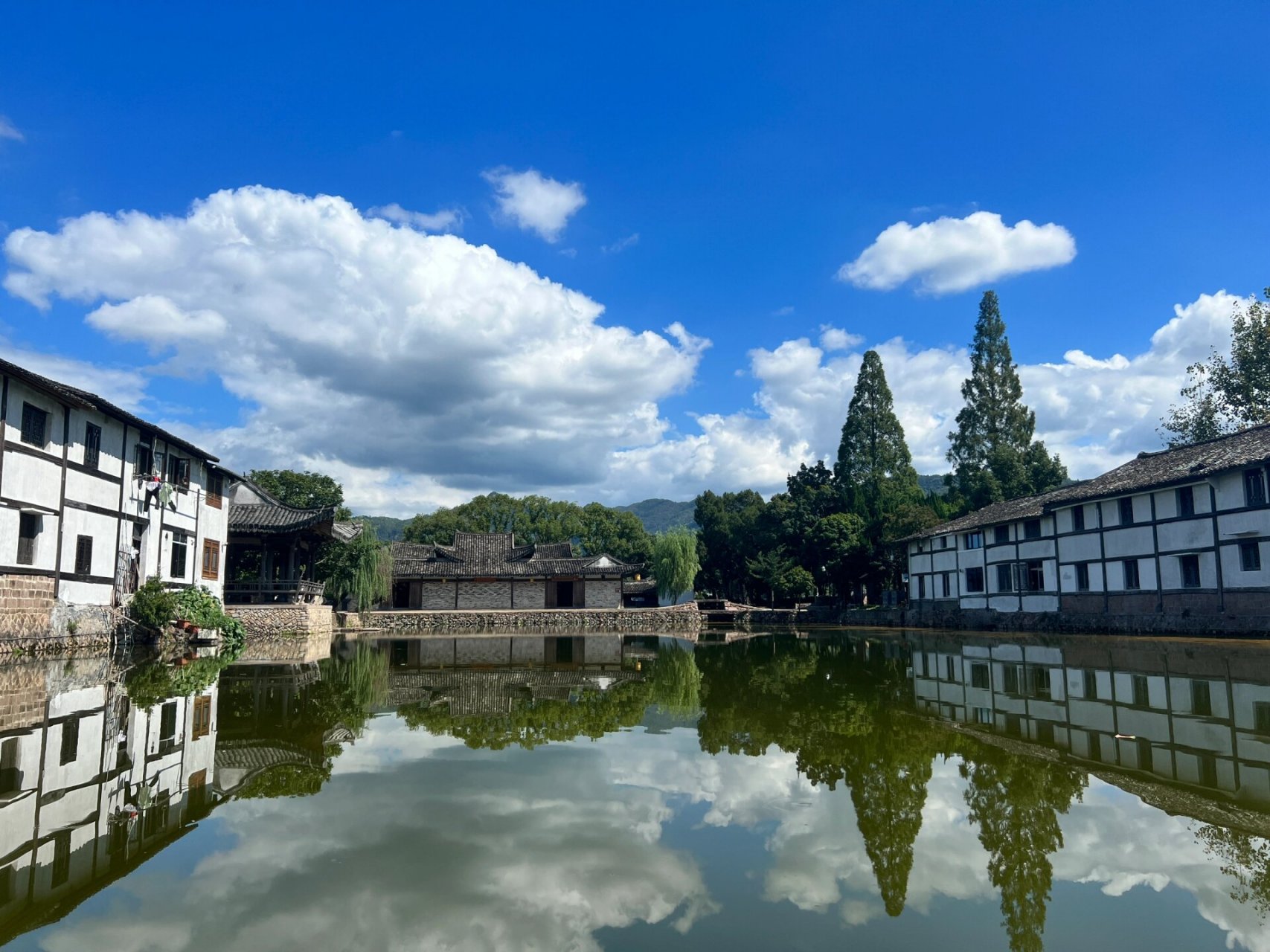 一早从霞浦市区住宿地出发,行车三个半小时到达楠溪江狮子岩景区,查看
