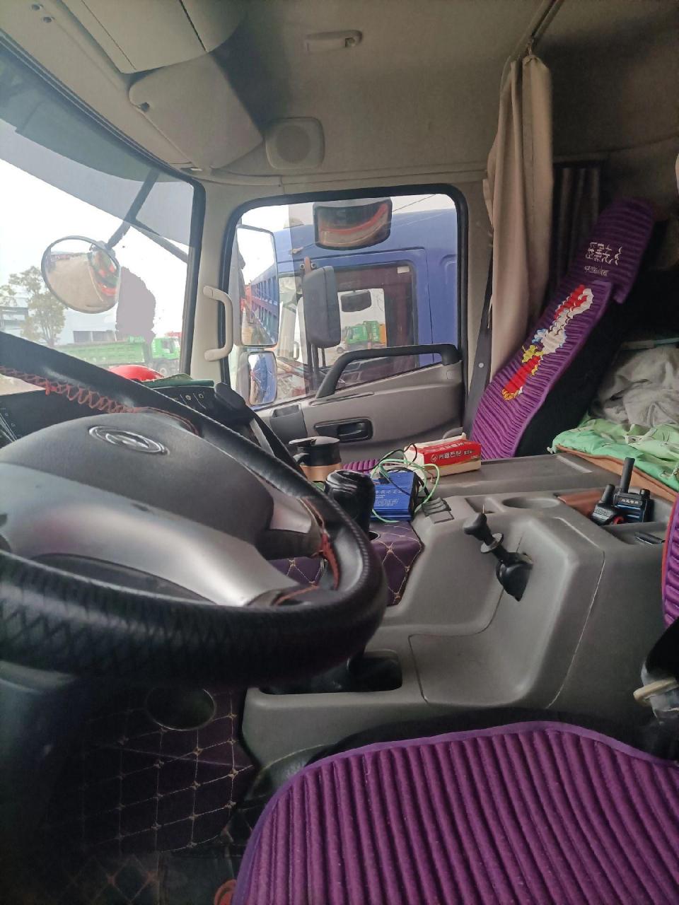 东风天龙kc前四后八自卸车