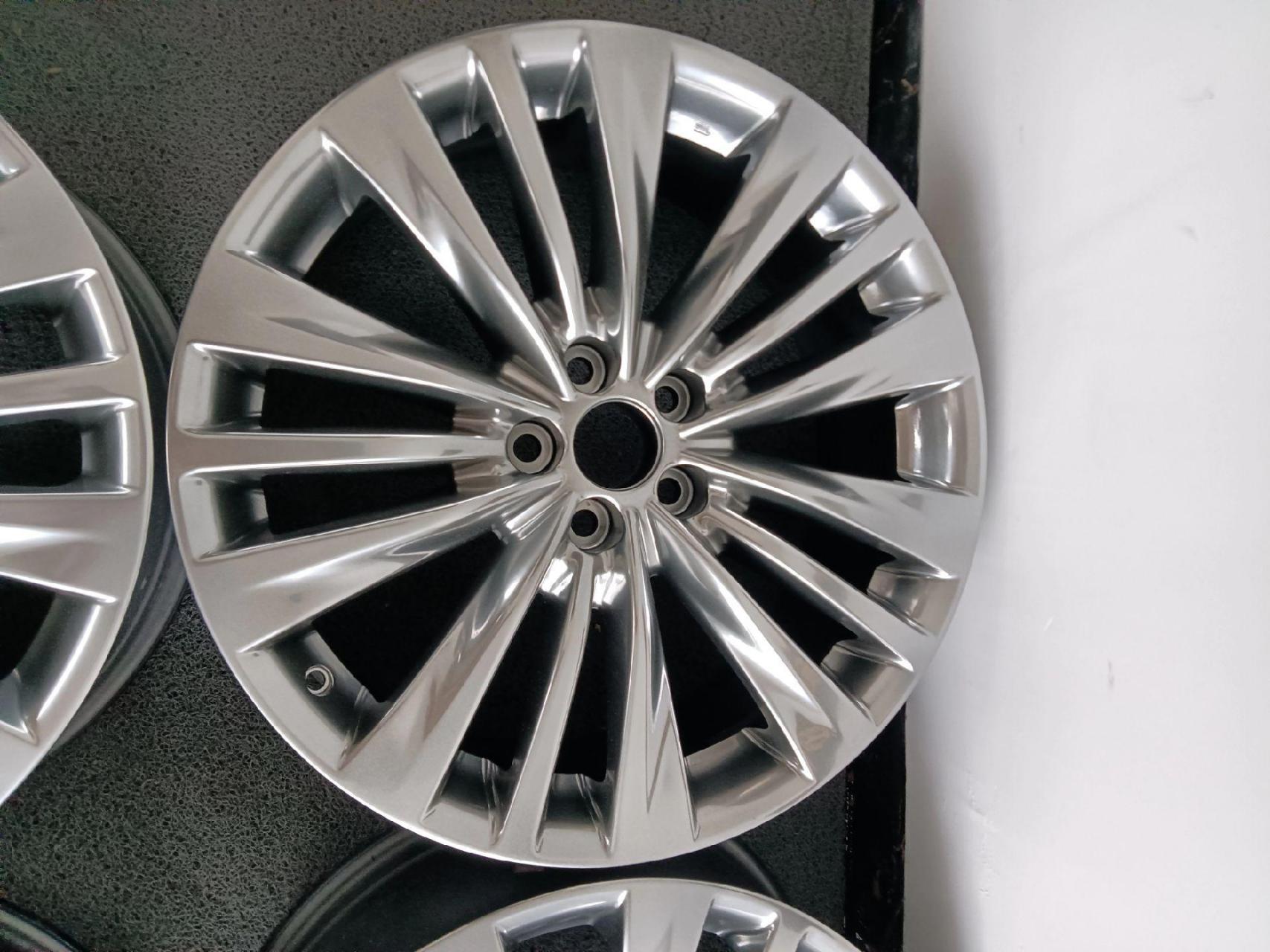 丰田汉兰达原厂轮毂.20寸丰田汉兰达