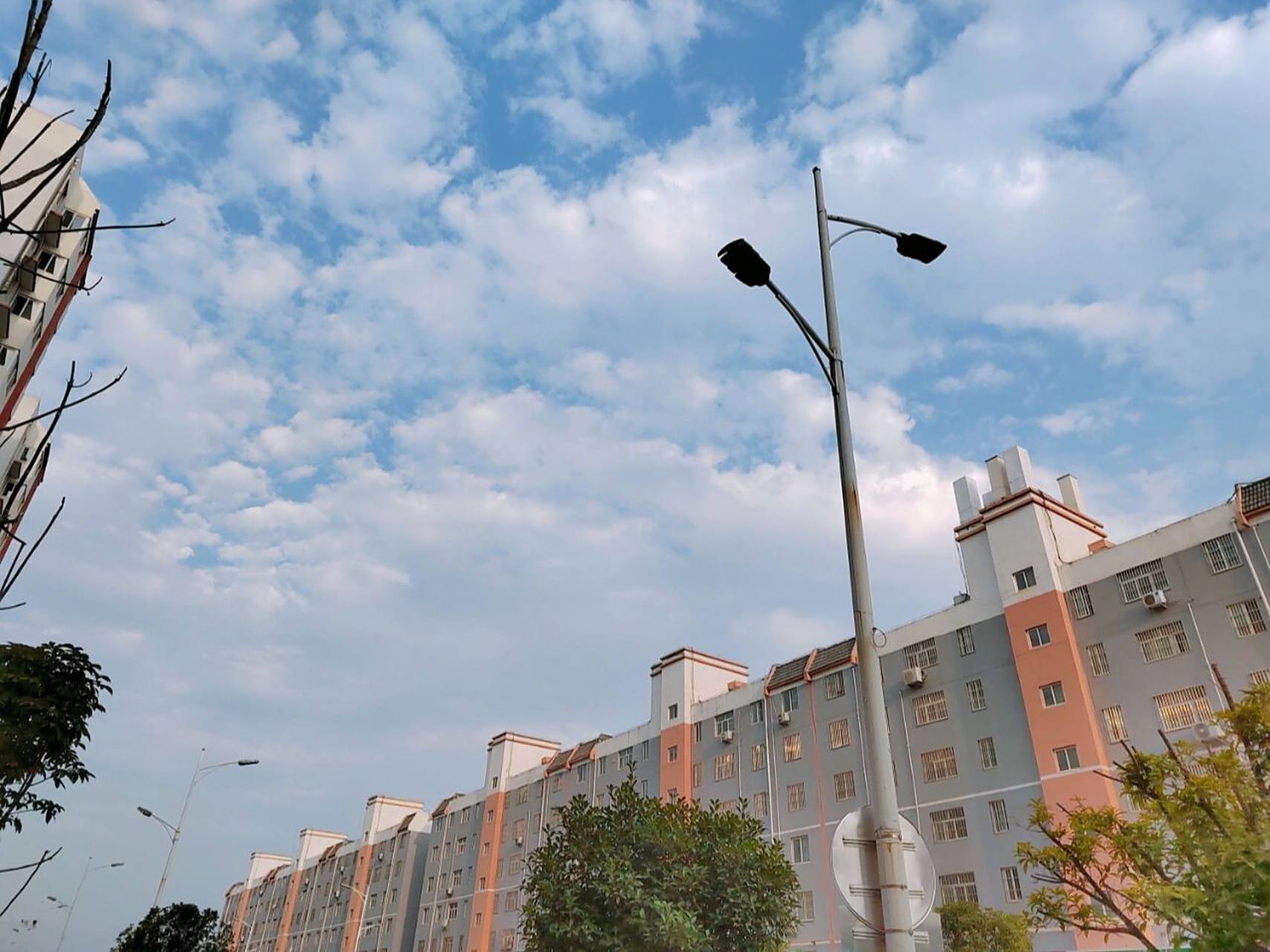 荣耀50使用一周感受  之前用的小米8,掉厕所之后,才匆匆忙忙换了荣耀