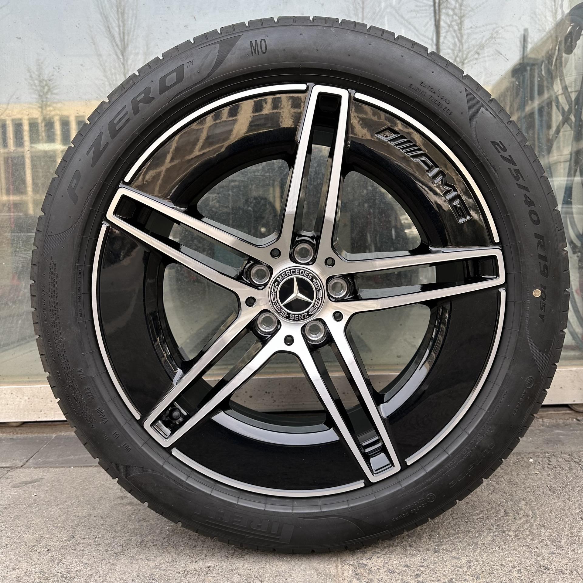 2024款奔驰e300原厂19寸轮毂轮胎