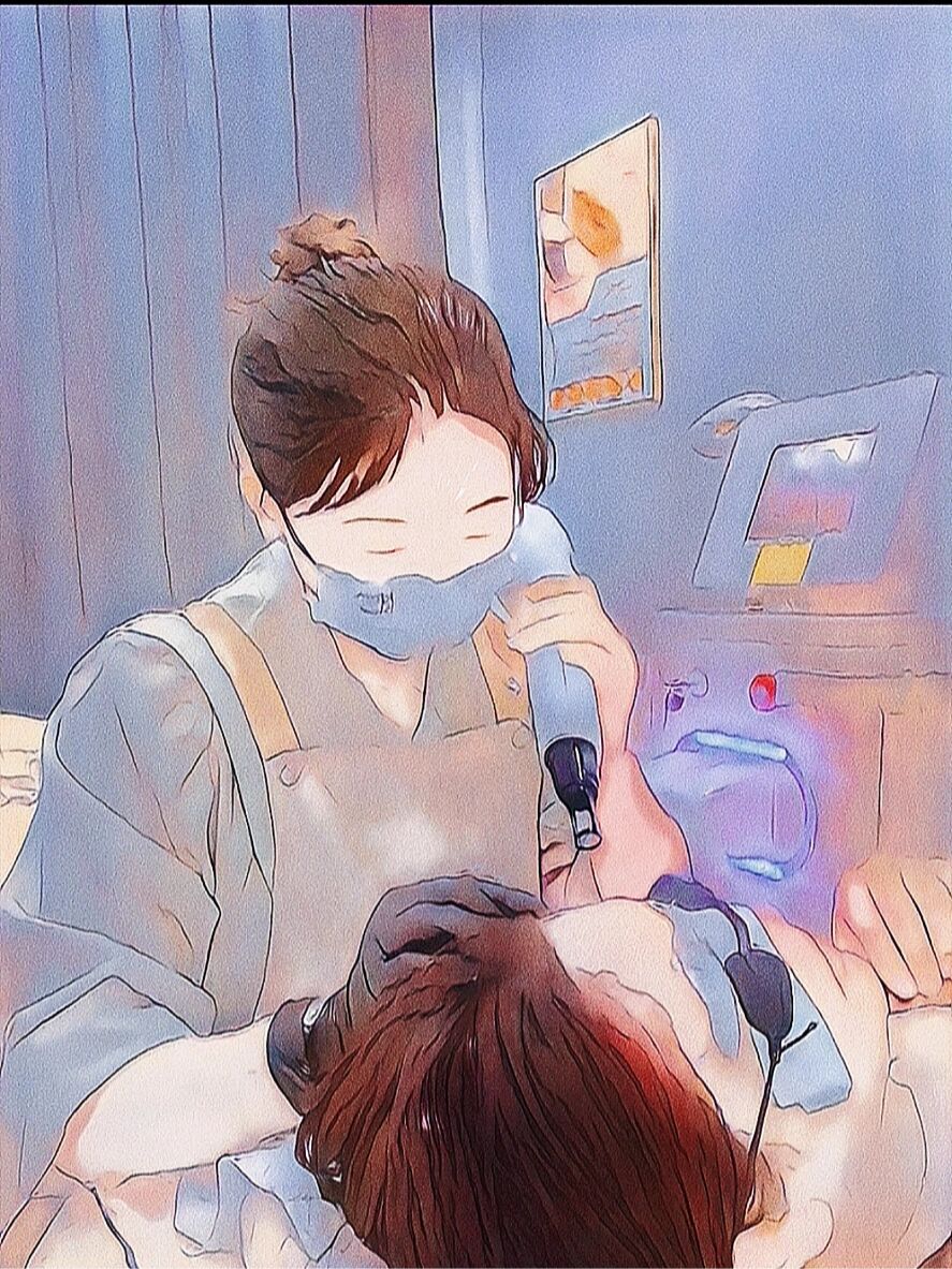 纹绣师的漫画头像 认真工作的样子被拍