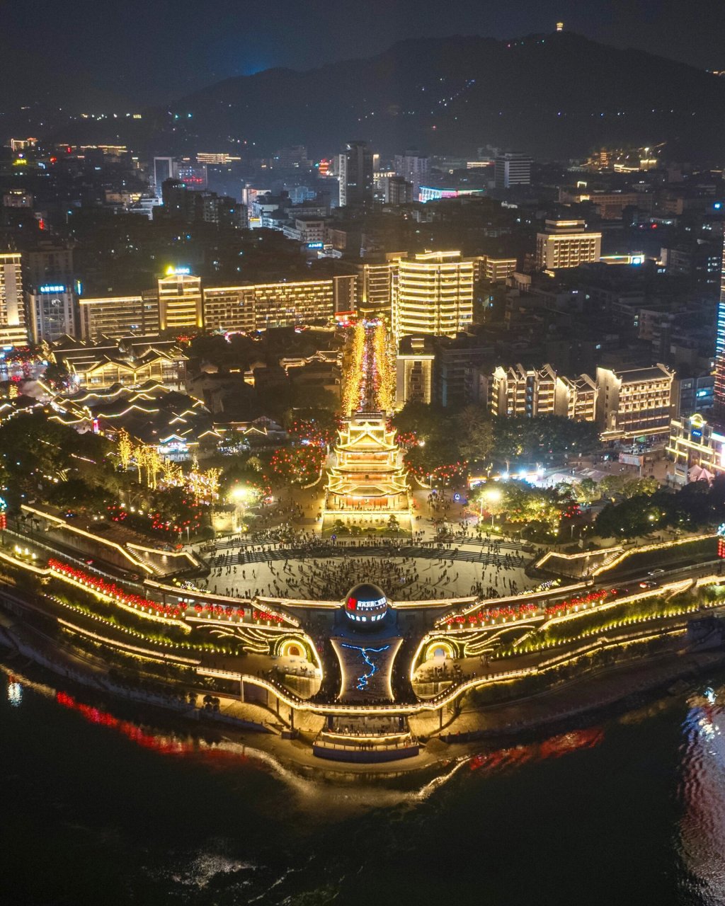 宜宾合江门龙头上球的动画让人笑不活…… 这是四川宜宾.