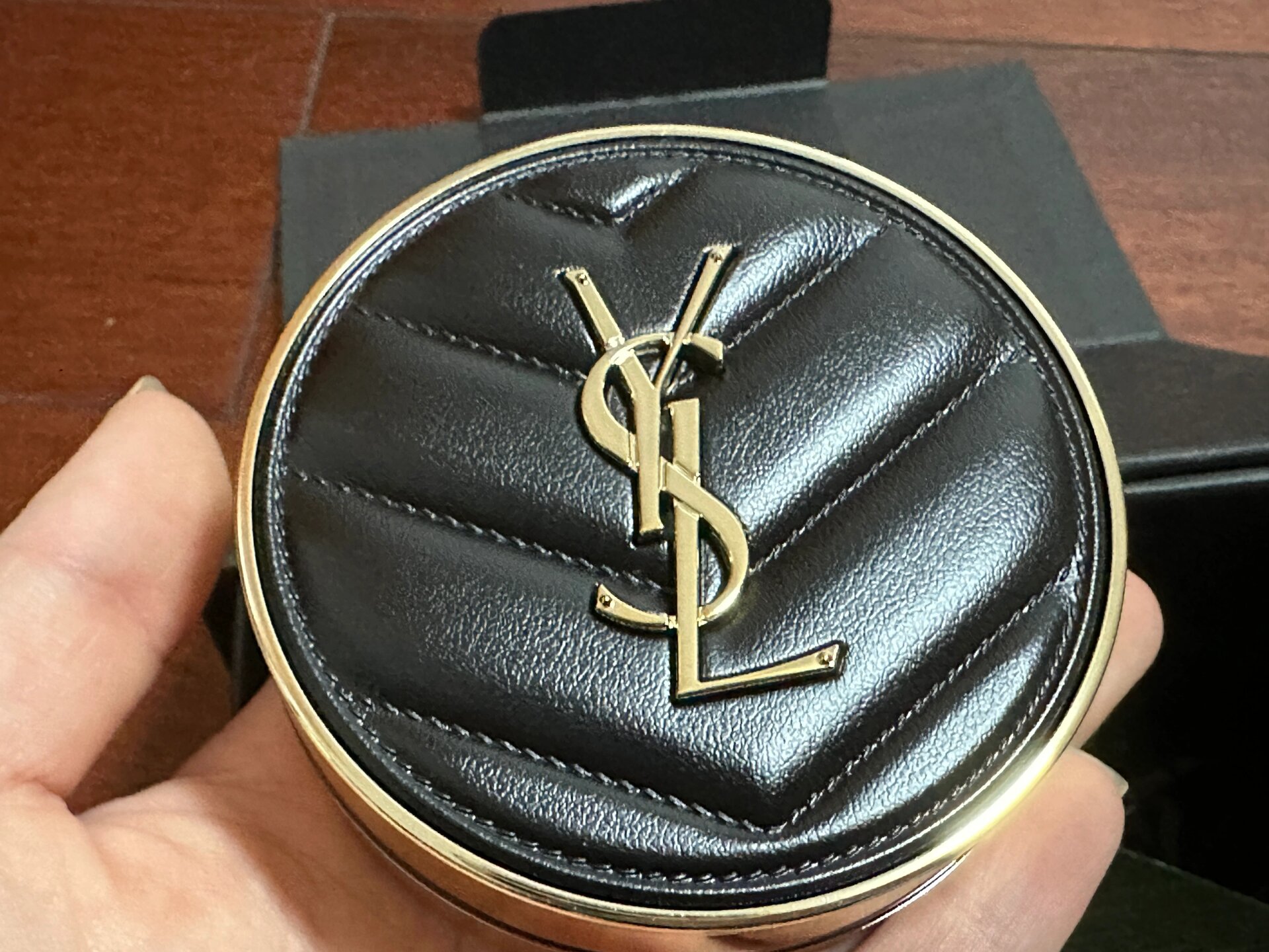 【出】ysl圣罗兰黑皮气垫 b10