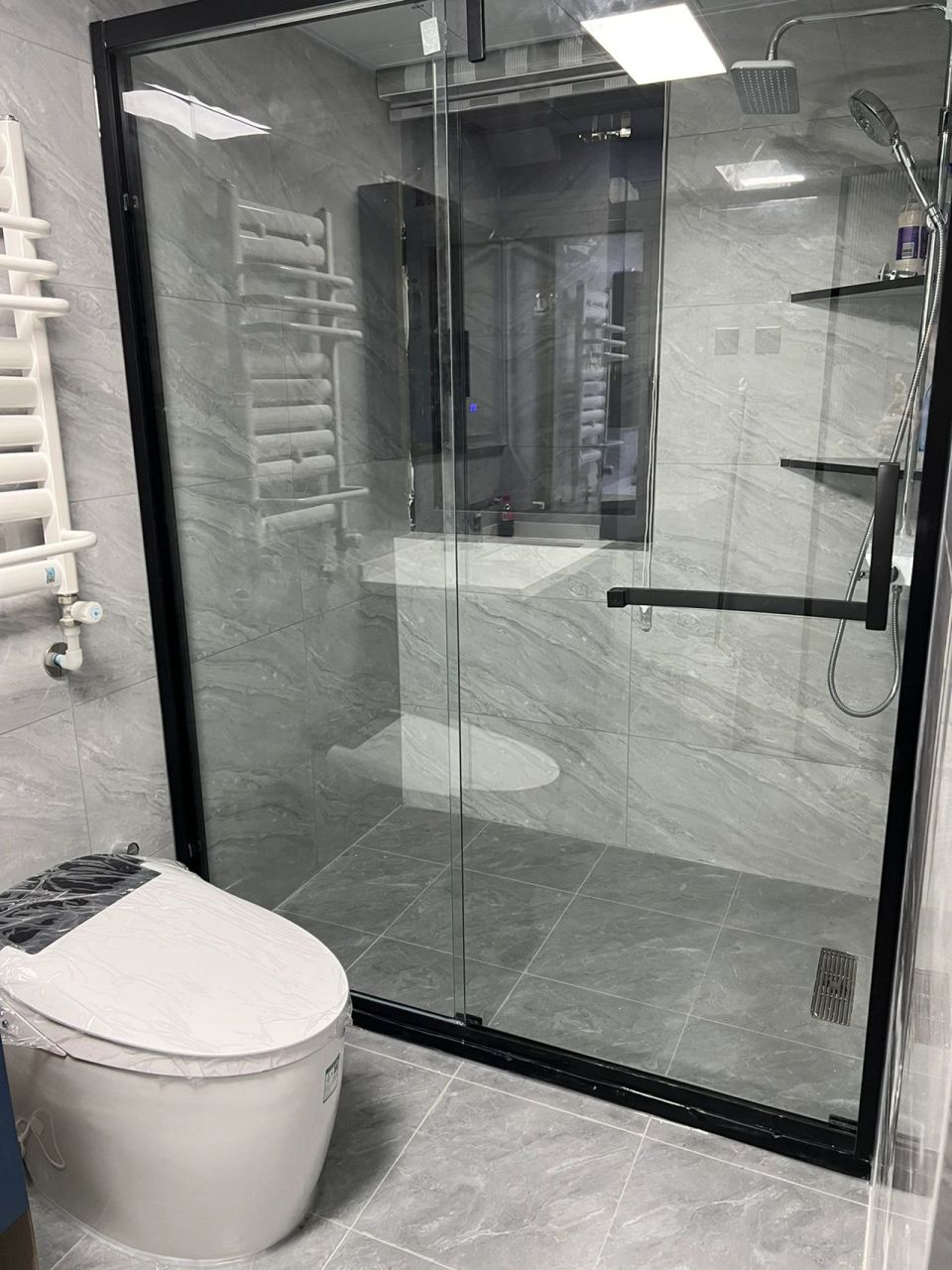 卫生间隔断玻璃门 卫生间的干湿分离隔断门,真的是太爱了,当时还纠结