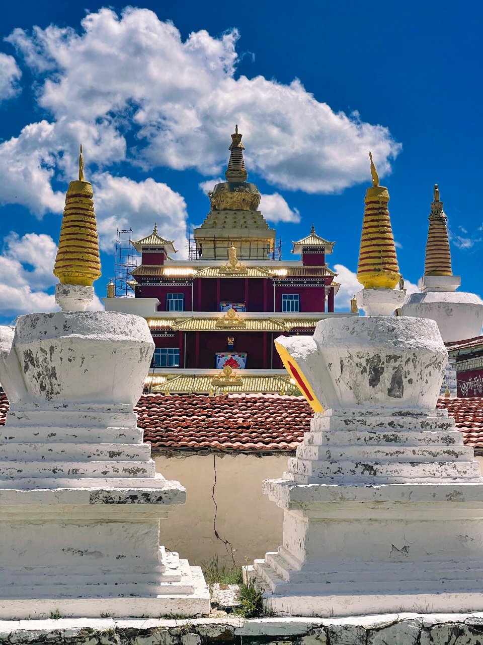 瓦切塔林～色彩与信仰的完美融合 瓦切塔林位于四川省阿坝州红原县的