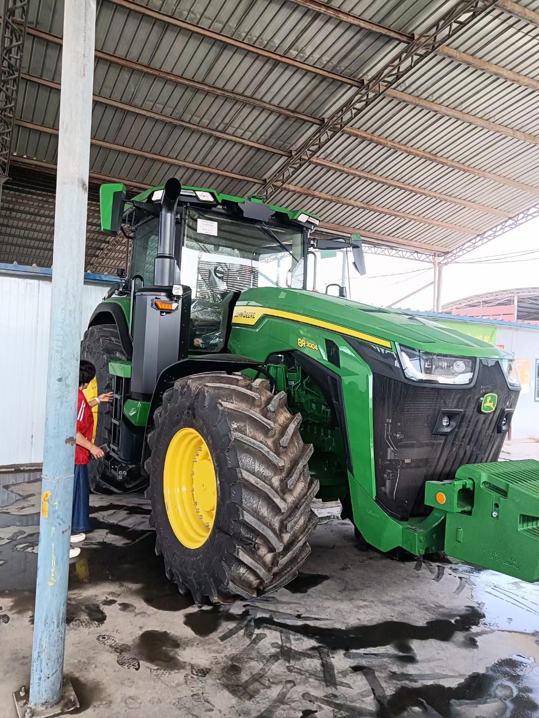 约翰迪尔8r-3004已到巴楚店,欢迎各大老板来店#约翰迪尔 #约翰迪尔