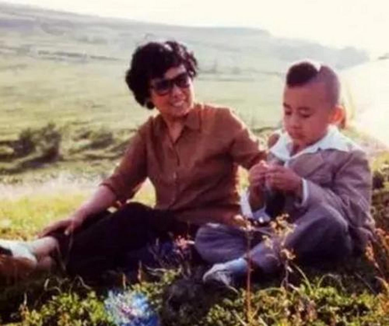 1986年,《西游记》片场,赵欣培朝导演杨洁大喊:"不让穿裤子,我不拍.