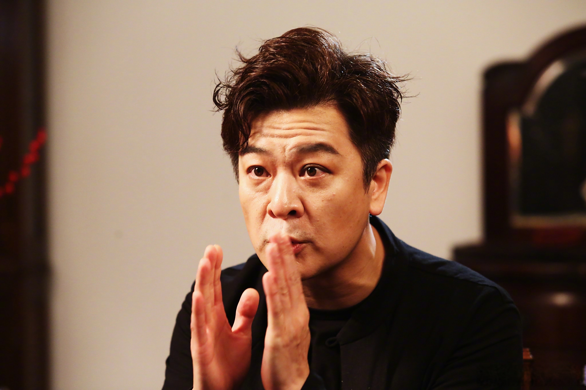 于毅,一位被演戏耽误的歌手.