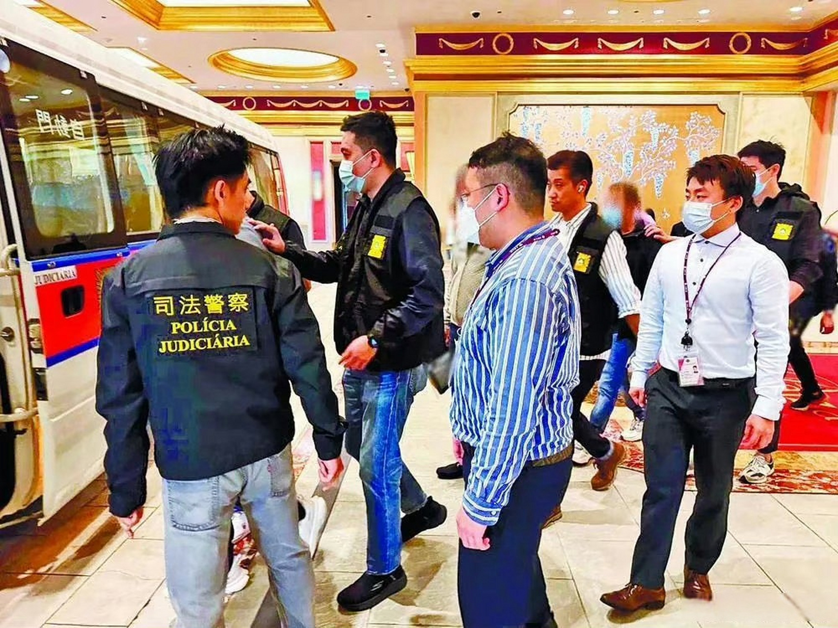 打击整治换钱党# 澳门司警配合国家公安部工作,持续打击"换钱党",近