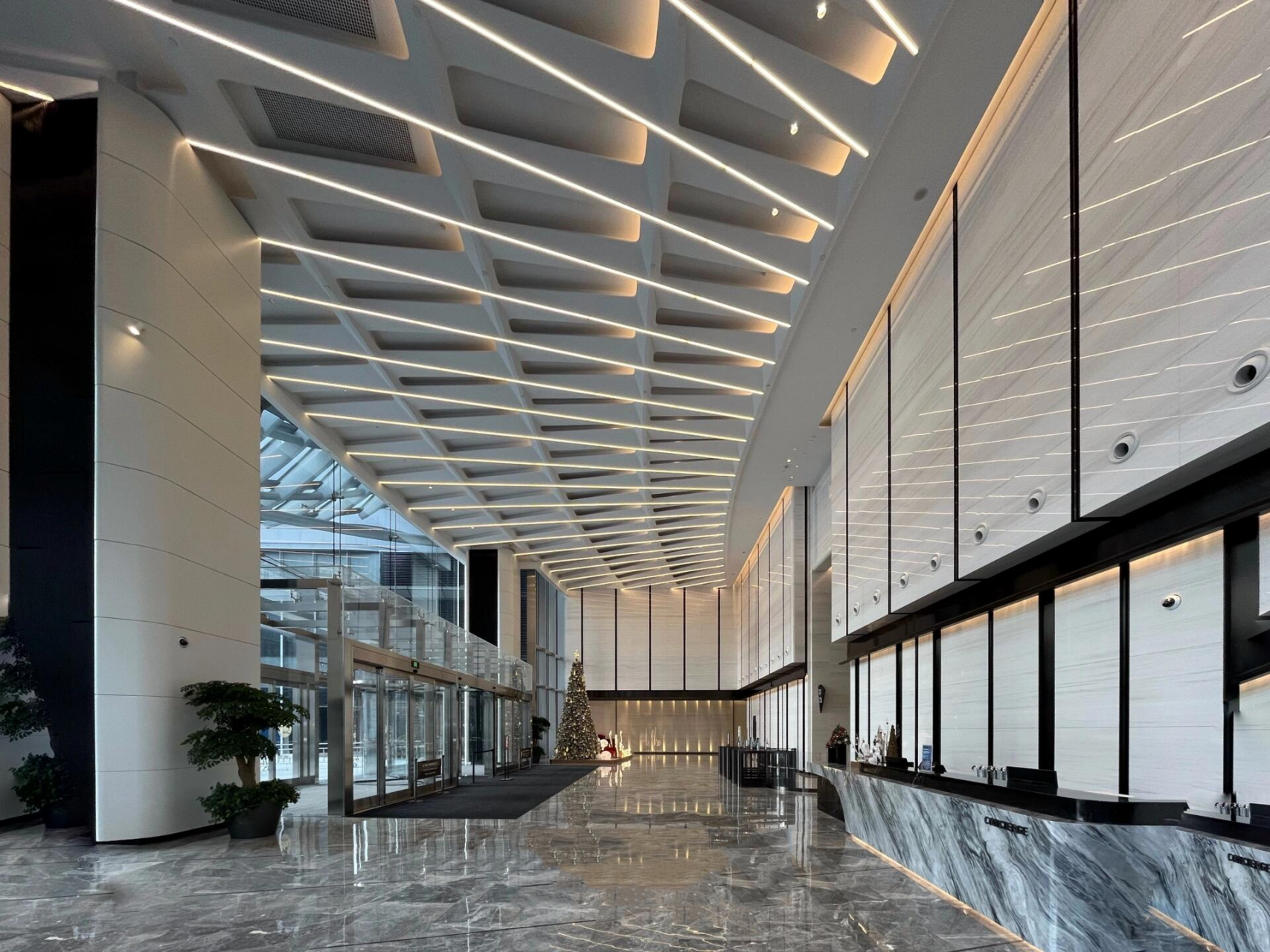 建筑旅行|徐家汇中心|pc&p lead8 塔楼延续one itc,two itc包皮造型