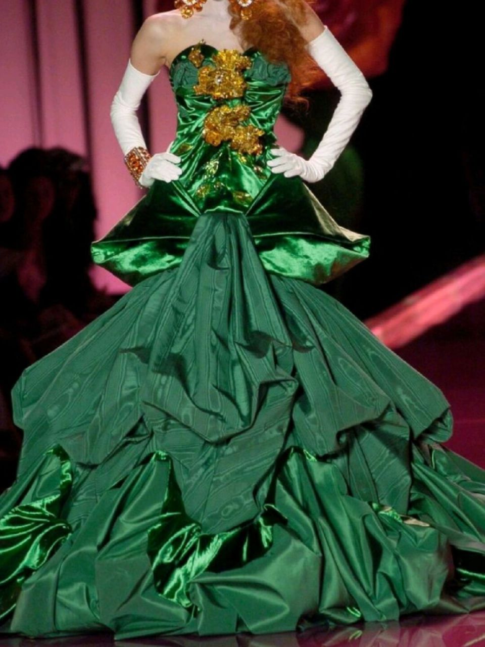 dior2004秋冬高定秀场 海盗爷经典之作,鬼斧神工 灵感来源于18世纪的