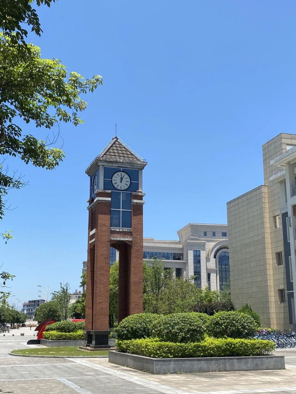 桂林医学院临桂校区小览《校园篇》 这次选取了几个校园比较标志性的