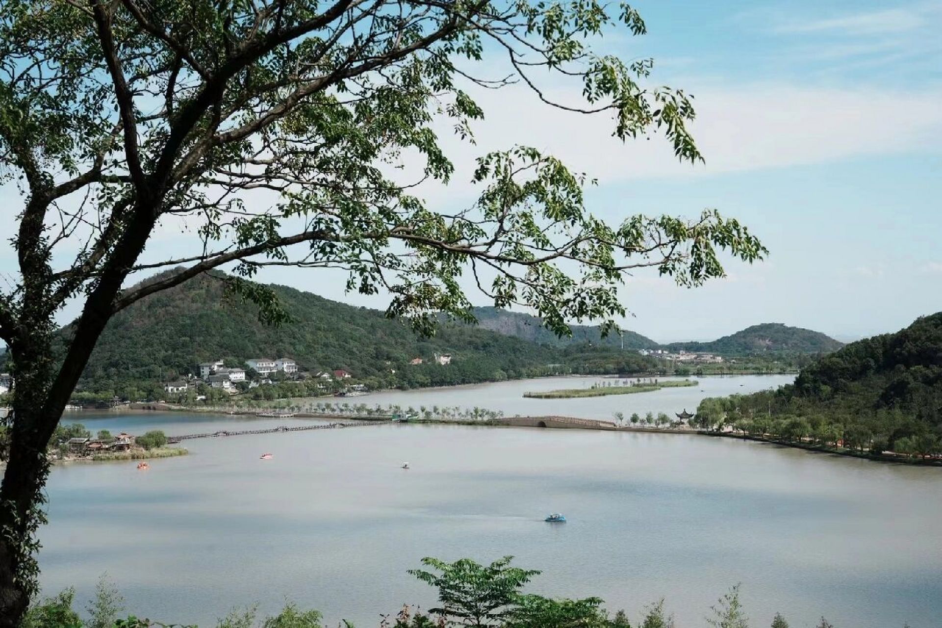 南北湖秋游攻略  景区门票免费91 位置:南北湖风景区位于浙江省嘉兴
