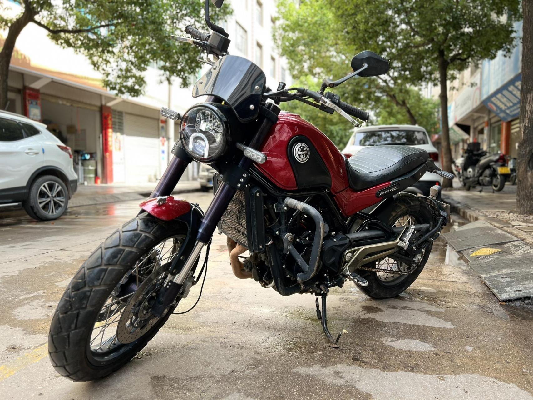 最新到货18年贝纳利幼狮500,高配前后abs,水冷,辐条轮毂,改装后视镜