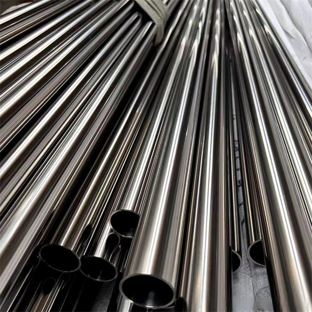 不锈钢水管是最好的直接饮用水输送管材.