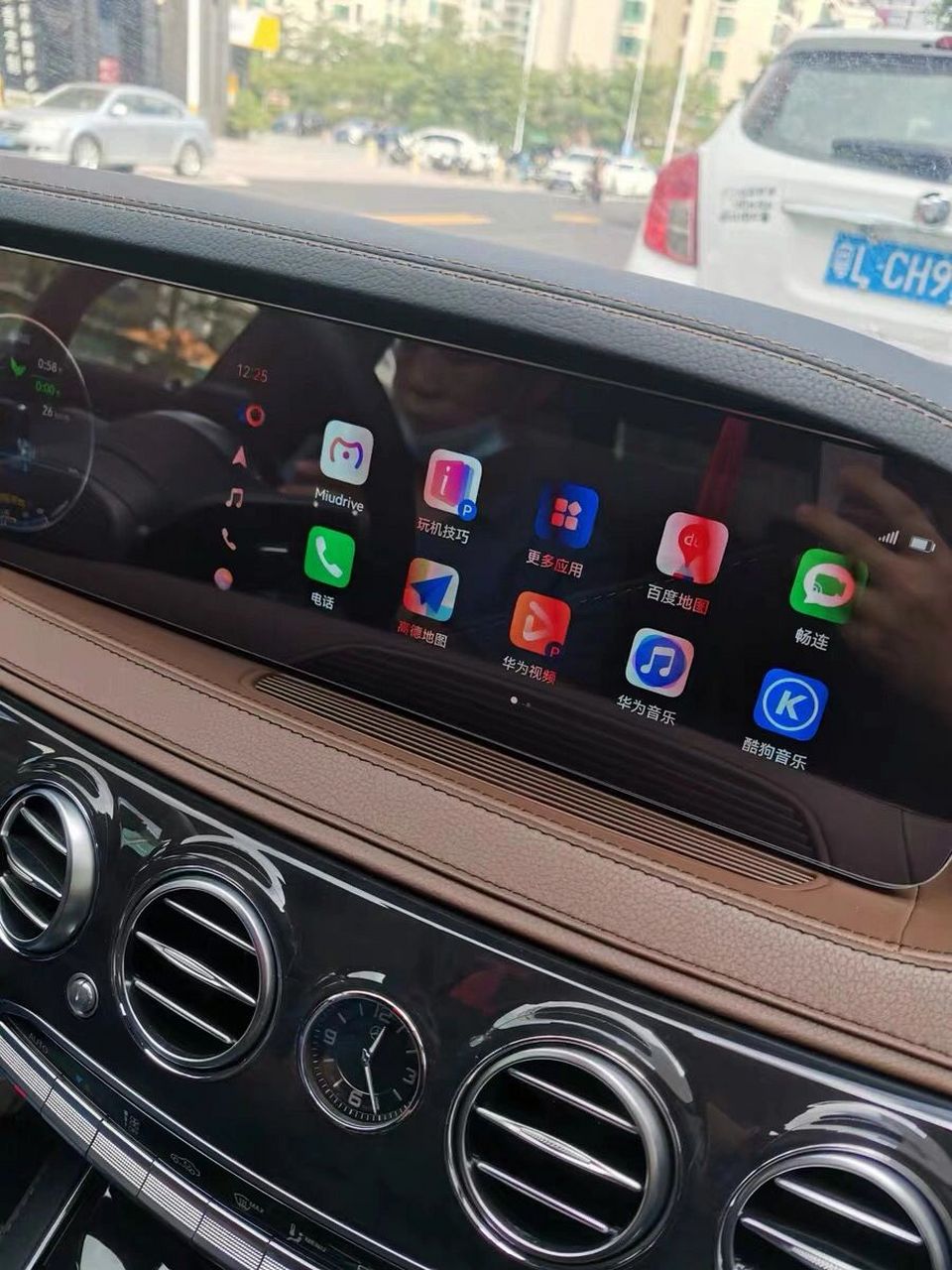 华为手机在奔驰上投屏教程 香过carplay 很多用华为的小伙伴,都不知道
