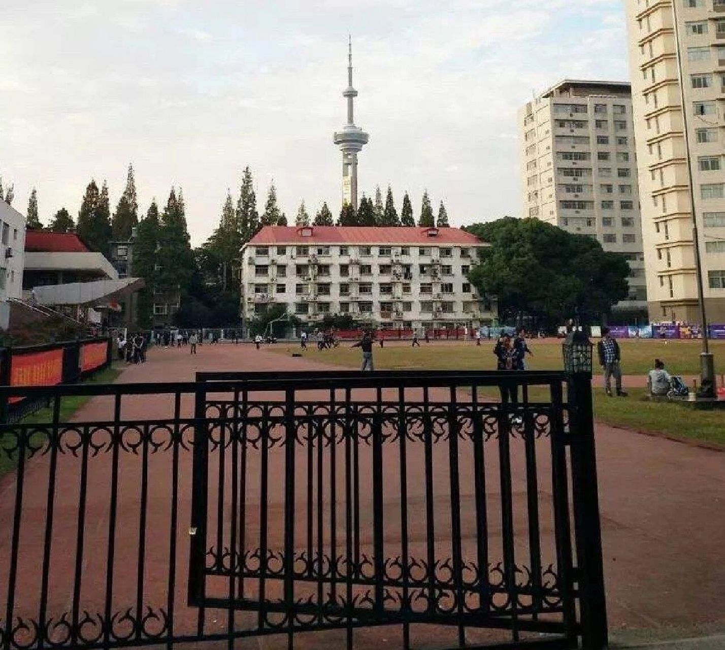 江苏第二师范学院草场门校区 这个是江苏第二师范学院草场门校区 五