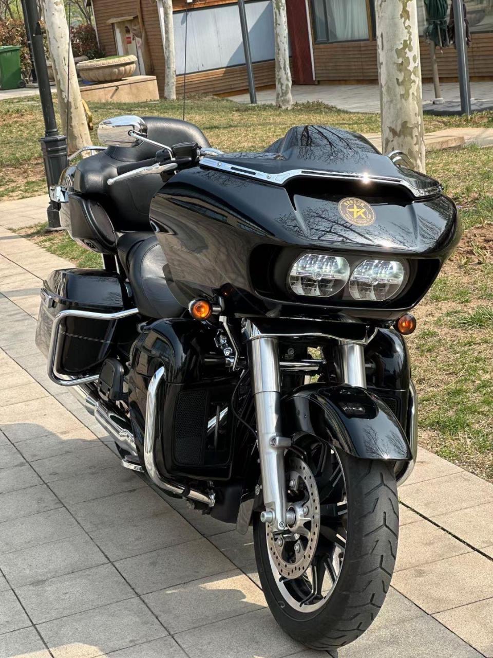 18款哈雷双灯滑翔,107立方,实表5千里程,前后原车轮胎,改装正品vh排气