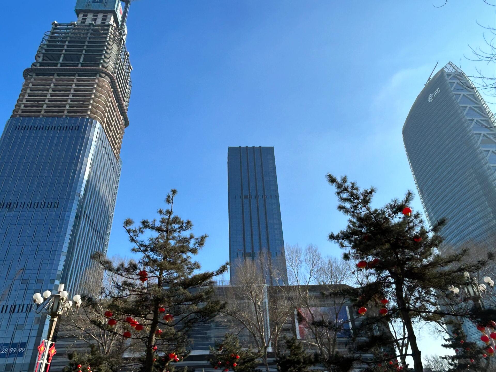 长春国际金融中心a座高226米,共计47层,为国内在建纯钢结构建筑中