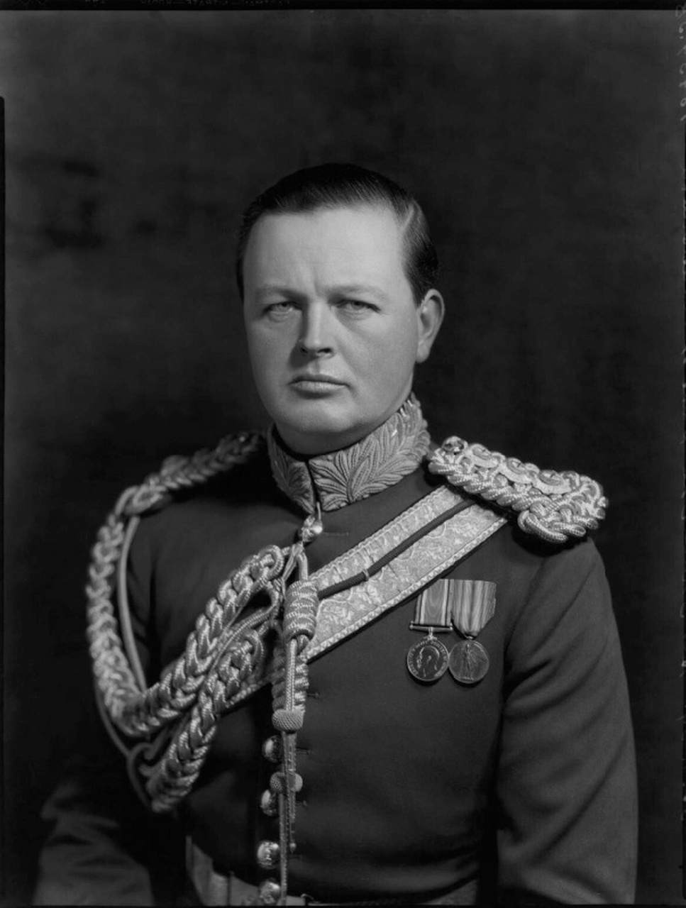 第10代马尔伯勒公爵定制的内禁卫骑兵团尉官大礼服,公爵的全名围约翰