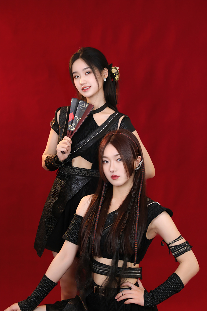 sing女团#  是谁想看宗老师和娇娇的红底"结婚照"?团团来安排了![心]